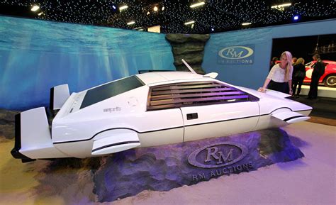 Elon Musk Paid Million To Own James Bond S Lotus Esprit Submarine