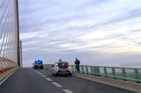 Pont De Brotonne Seine Maritime Un Homme De Ans S Crase Au Pied