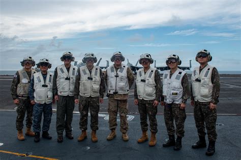 DVIDS Images USS Ronald Reagan CVN 76 Hosts ROK Chairman Of The