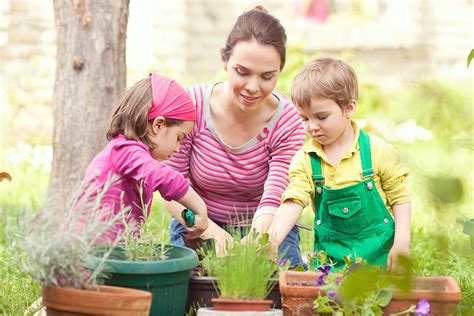 Il Giardinaggio Fa Bene Ai Bambini E Insegna Loro A Sviluppare Pazienza