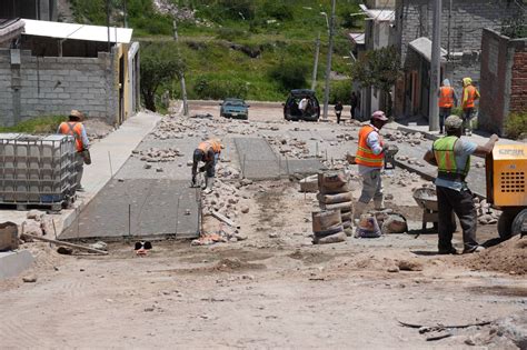 Supervisan El Mejoramiento De Vialidades En La Colonia Rinc N De