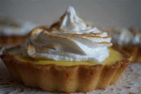 Tartelettes Au Citron Meringu E Couzina Fr Cuisine Du Monde