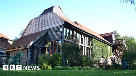 The Watermill Theatre In Newbury Wins Top Prize Bbc News