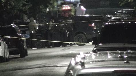 Hours Long Swat Incident On Chicagos South Side Related To Killing Of