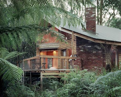 Woodlands Rainforest Retreat Treehouse Bnb