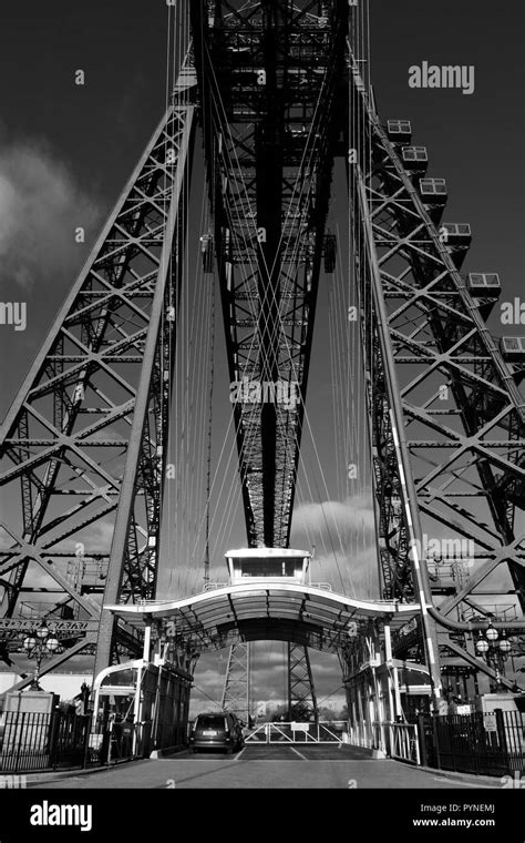 Edificio De Ingenieria Mecanica Im Genes De Stock En Blanco Y Negro