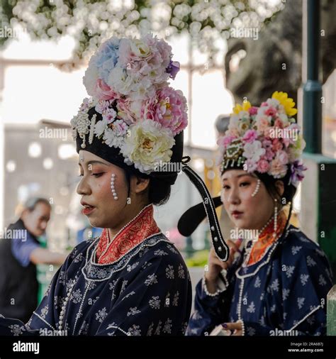 Hong Kong Traditional Women