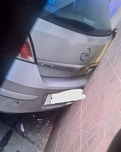 Un Coche Se Empotra Contra Una Vivienda En Arrecife