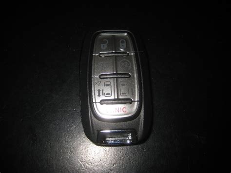 Chrysler Pacifica Minivan Key Fob Battery Replacement Guide 001