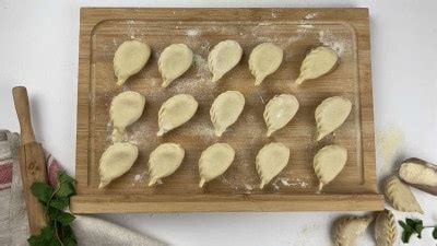 Culurgiones I Tradizionali Ravioli Sardi Ripieni Di Patate E Menta