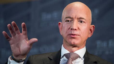 Jeff Bezos Amazon Chef Wirft Zeitung Erpressung Mit Nacktfotos Vor Welt