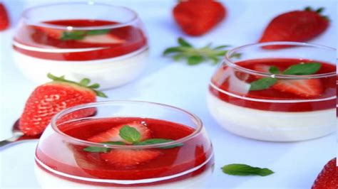 Panna Cotta Vanille Et Coulis De Fraises La Menthe Une Tuerie