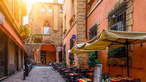 Must-Try Dishes In This Foodie Italian City, According To Giada De ...