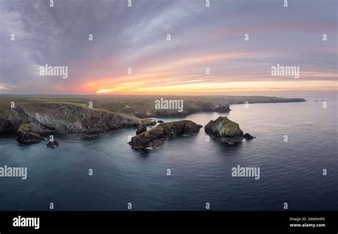 beautiful coastline  cornwall kynance  res stock photography