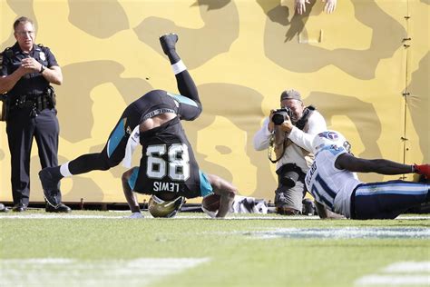 Titans Vs Jaguars 2013 Week 16 Tennessee Hangs On In Jacksonville