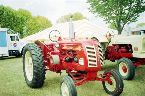 Red Cockshutt 40 Vintage Farm Farm Equipment Coop Fun Things Tractors Restoration Red