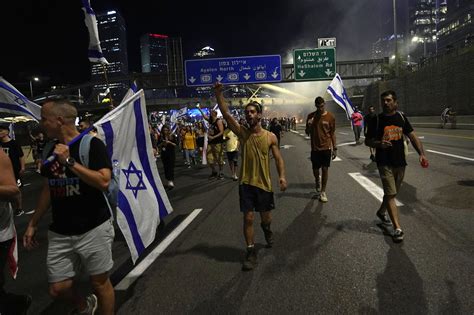 Tel Aviv Ausschreitungen Zwischen Demonstranten Und Polizei