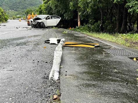 天雨路滑 台東卑南自撞車禍車頭全毀、駕駛受困 Yahoo奇摩汽車機車