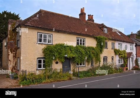 Broughton Hampshire Hi Res Stock Photography And Images Alamy