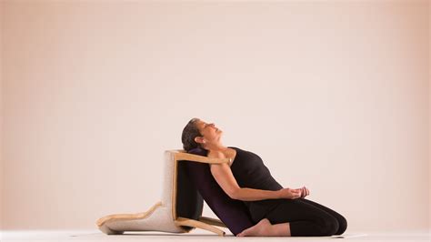 6 Virasana Variations for Yogis Who've Battled With Hero Pose