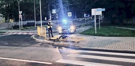 Uciekał przed policją i uderzył w barierki 25 latek był pijany i nie