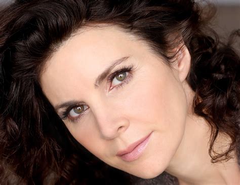 Clara Bellar – The Official Home of Clara Bellar