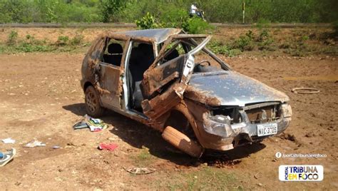 Fiat Uno Tr S Pessoas Capota E Deixa Feridos Em Cidade Do Piau