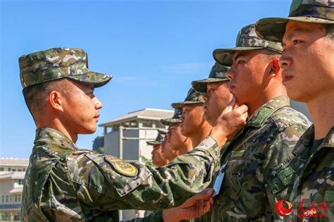 广西武警：队列训练助力新兵走好军旅第一步