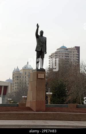 Statue of Heydar Aliyev Stock Photo - Alamy