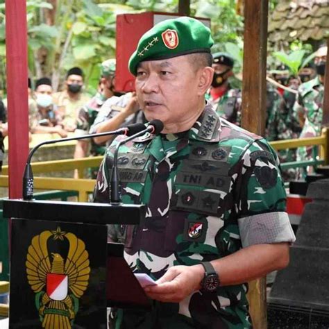 Pangdam Iv Diponegoro Dampingi Kasad Iringi Prosesi Pemakaman Prajurit