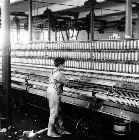 35 fascinating photos of factory workers at work and play - Manchester ...