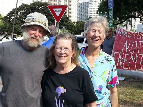 Honolulu: Praying and Protesting for Peace in Palestine | HuffPost Hawaii