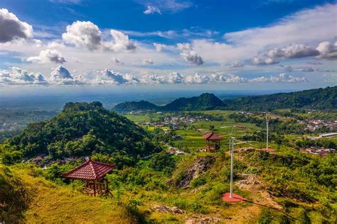 Wisata Gunung Gamping Tawangmangu Bisa Nikmati Sunrise Dan Sunset