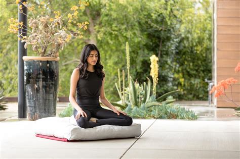 How To Set Up An Outdoor Meditation Space — Alo Moves