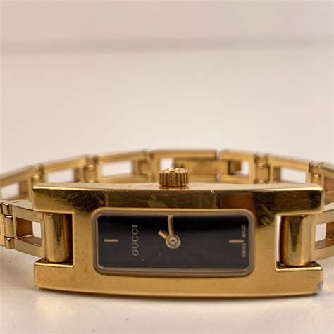 Gucci Stainless Vintage Gold Steel Wrist Ladies Watch Mod 3900l Quartz For Sale At 1stdibs