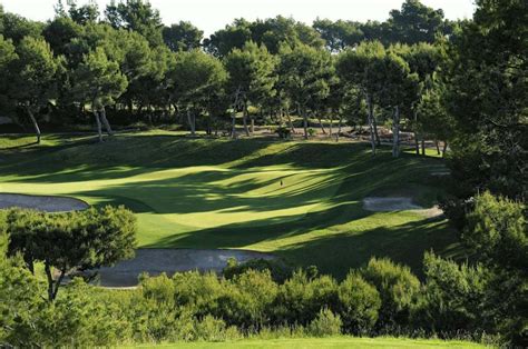 Villamartin Golf Course, find the best golf getaway in Costa Blanca