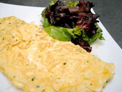 Omelette à la ciboulette et son mesclun par Easy French Cook Easy