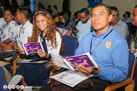 Ministerio de Educación on Twitter Con participación de protagonistas