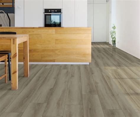 Peruvian Oak Water Resistant Laminate Flooring Traviata Flooring