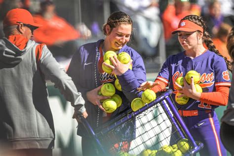 How To Watch Clemson Vs Fsu Softball On Tv Live Stream In 2022 Acc Tournament Title Game