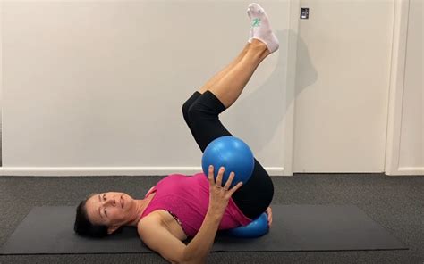 How To Use A Pilates Or Chi Ball Macquarie Street Physiotherapy