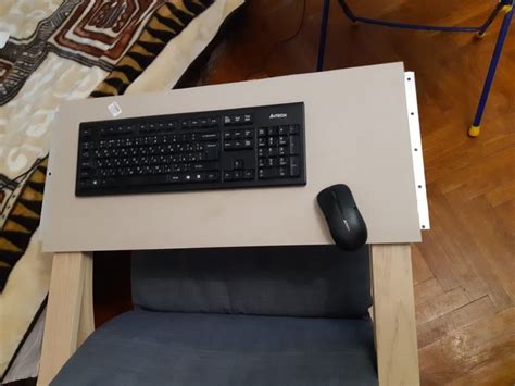 Подставка-столик на кресло