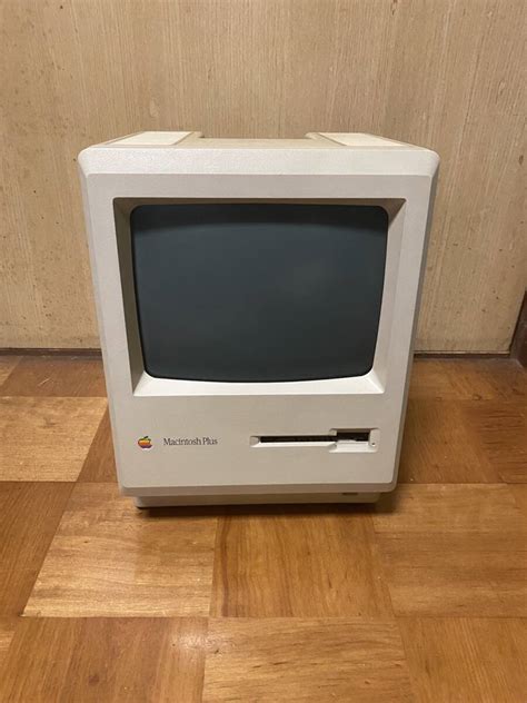 【やや傷や汚れあり】【訂正・再出品】apple Macintosh Plus 本体（m0001a） 取説・fd付 アップル マッキントッシュ