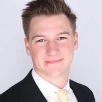 avery lentz financial analyst  mufg finance student  arizona