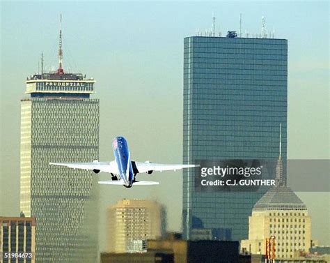 American Airlines Flight 11 Photos and Premium High Res Pictures - Getty Images