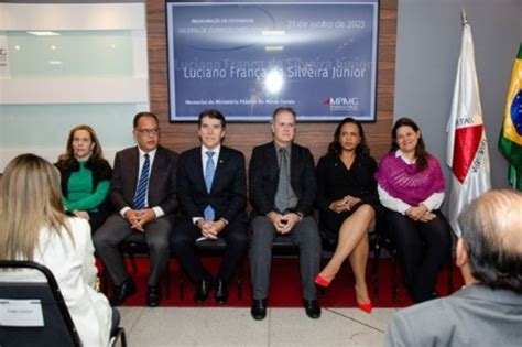 Fotografia de ex Corregedor Geral Luciano França é inaugurada em