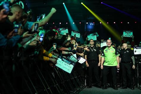 Grand Slam of Darts preview and predictions: Can Van Gerwen complete quadruple? : r/Darts