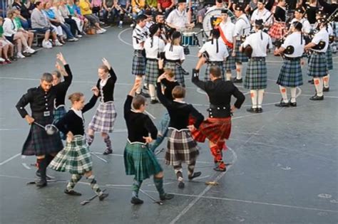 Ceilidh In Scotland Traditional Scottish Dance Gatherings