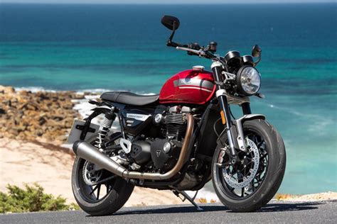 A Closer Look At The Triumph Speed Twin 1200