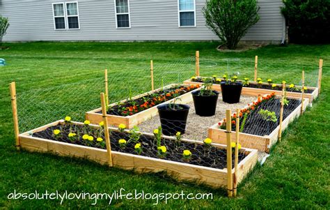 Loving Life: DIY Backyard Raised Garden Beds for Beginners